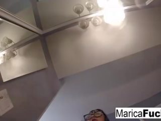 Marica hase em fascinante lingerie masturba em o espelho