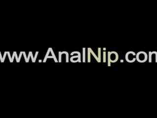 Diep anaal volwassen video- film met harig japans kuiken