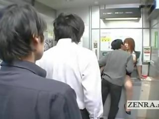 Omituiset japanilainen lähettää toimisto tarjoukset povekas suullinen xxx elokuva show pankkiautomaatti